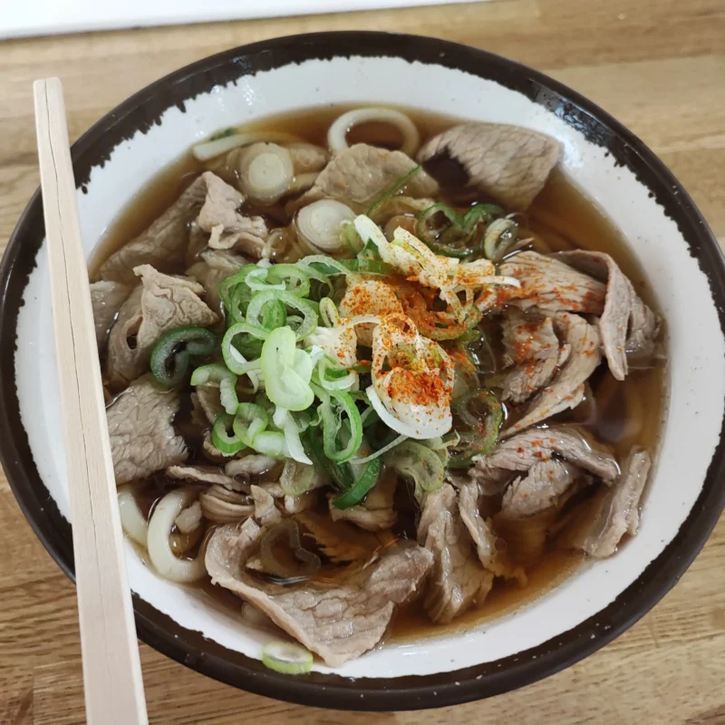 中山競馬場・梅屋の肉うどん